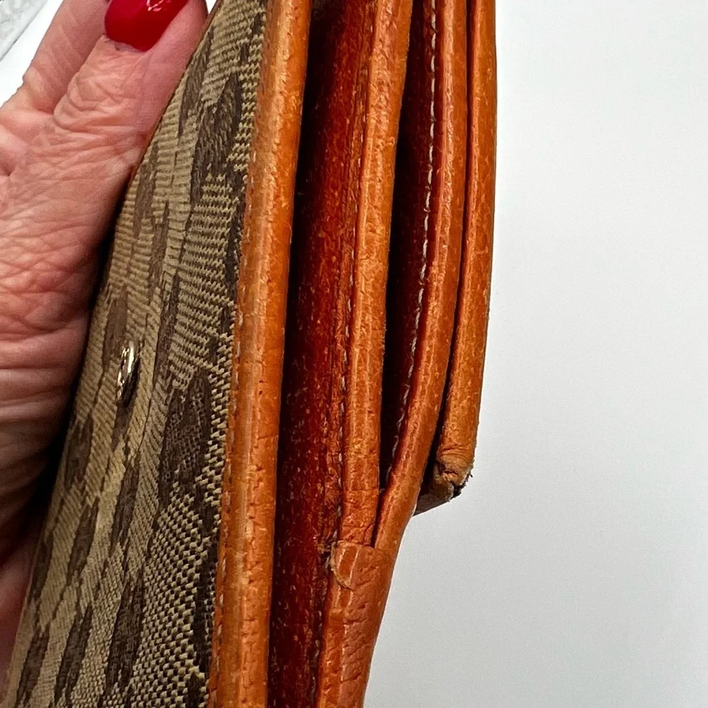 Gucci Brown and Gold Monogram Wallet - Picture 7 of 12